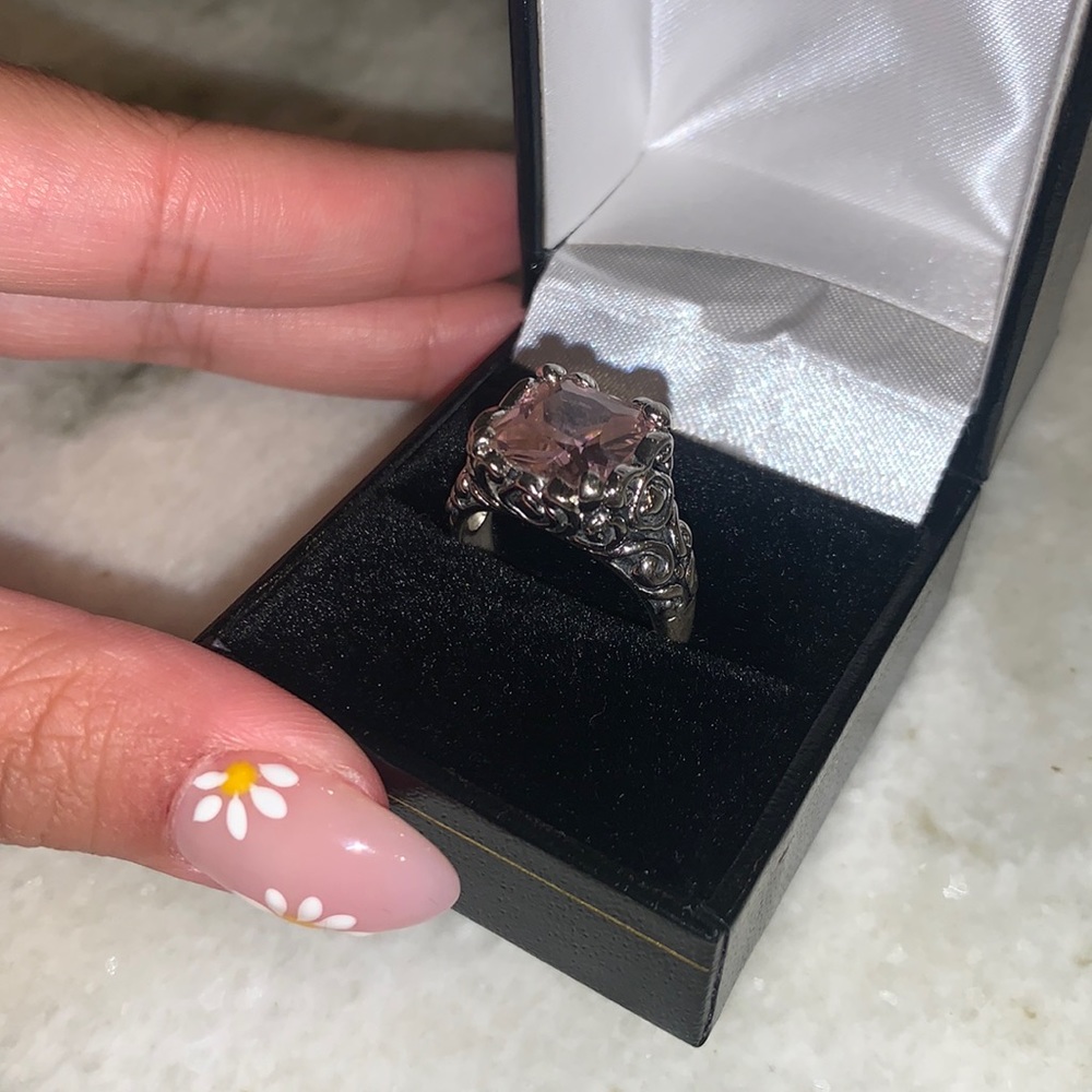 Pink ring - Picture 2 of 5